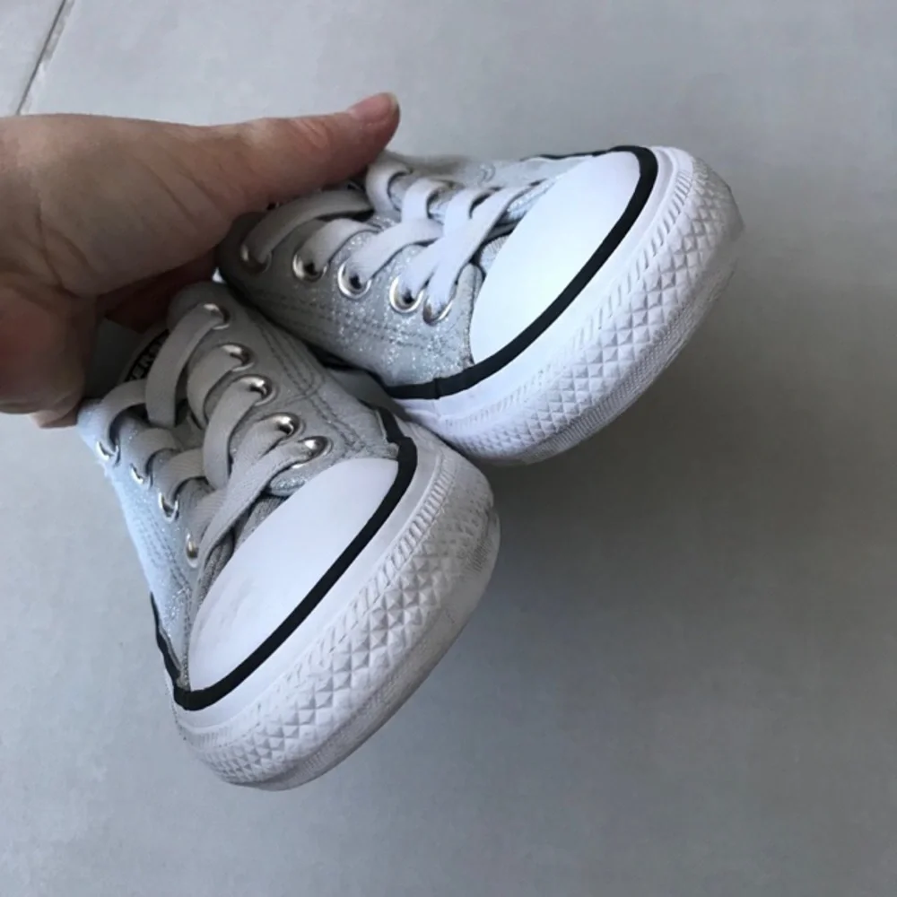 CONVERSE Kids' Chuck Taylor All Star Sparkly Rave Low Top Slip On Sneaker | 12